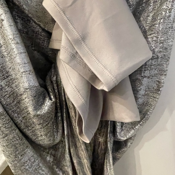 VINCE CAMUTO DRESS - Picture 6 of 9